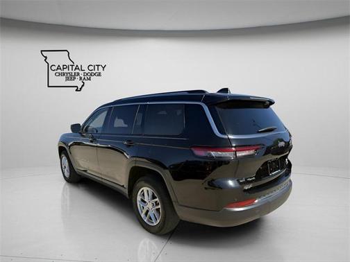2022 Jeep Grand Cherokee L Laredo