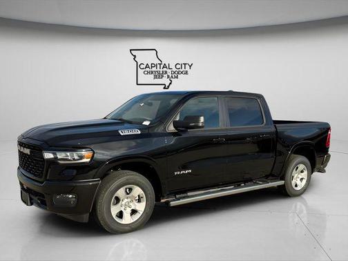 Diamond Black Crystal Pearlcoat 2026 RAM 1500 Big Horn/Lone Star