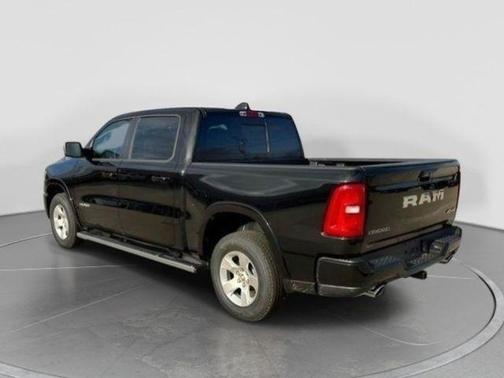 Diamond Black Crystal Pearlcoat 2026 RAM 1500 Big Horn/Lone Star