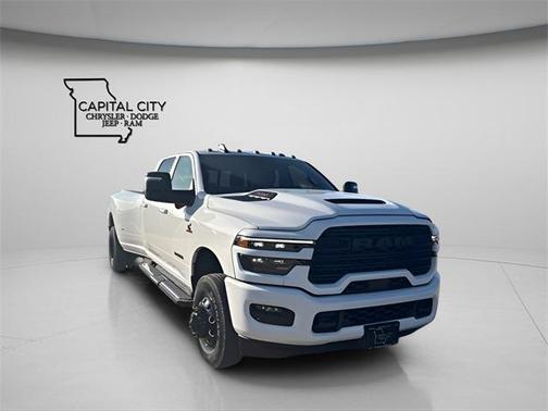 2026 RAM 3500 Laramie Crew Cab 4x4 8' Box