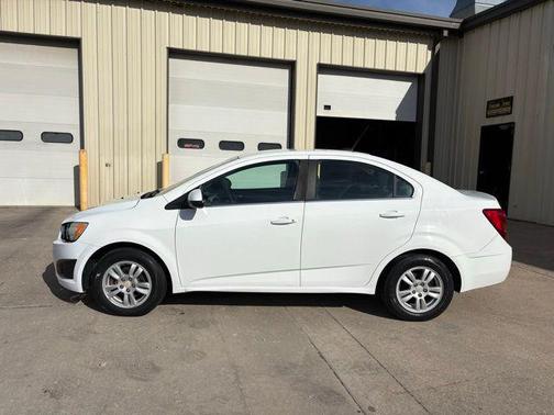 Summit White 2013 Chevrolet Sonic LT