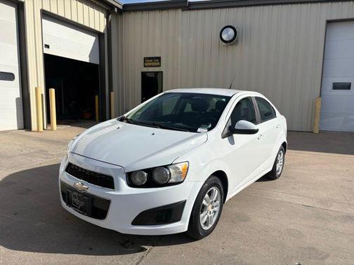 Summit White 2013 Chevrolet Sonic LT