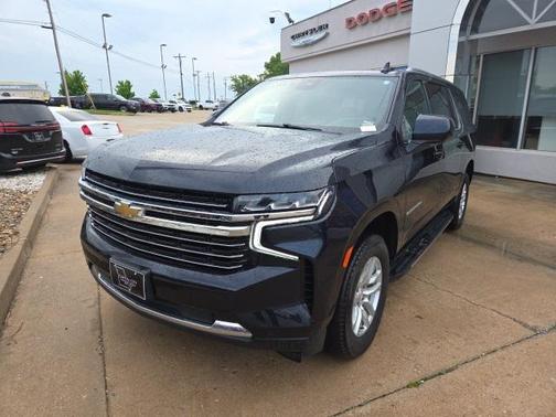 2023 Chevrolet Suburban LT