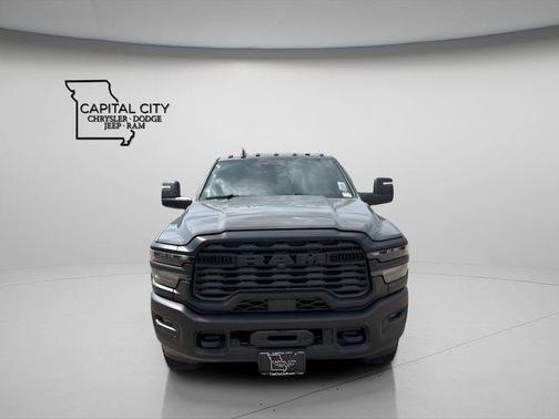 2026 RAM 2500 Tradesman Crew Cab 4x4 6'4' Box