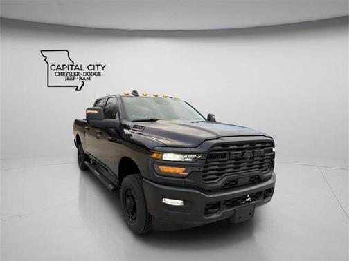 2026 RAM 2500 Tradesman Crew Cab 4x4 6'4' Box