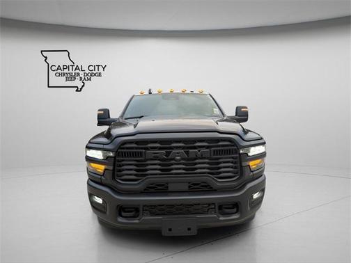 2026 RAM 2500 Tradesman Crew Cab 4x4 6'4' Box