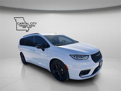 2026 Chrysler Pacifica L