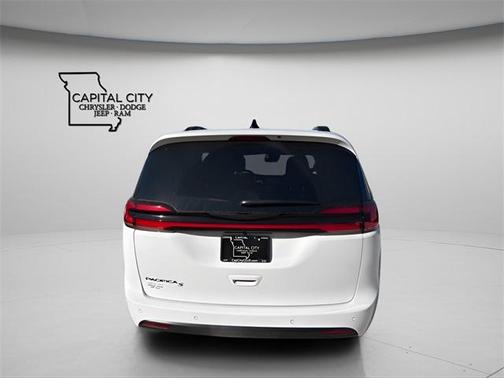 2026 Chrysler Pacifica L