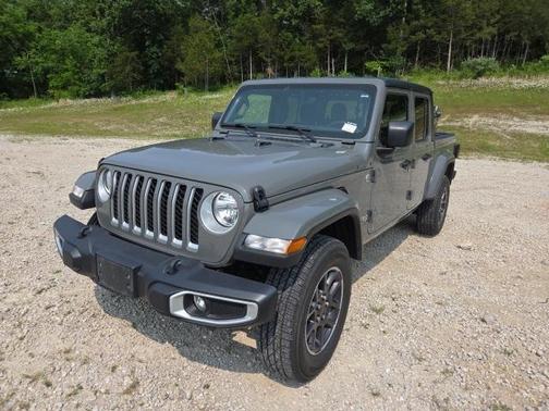 2023 Jeep Gladiator Overland