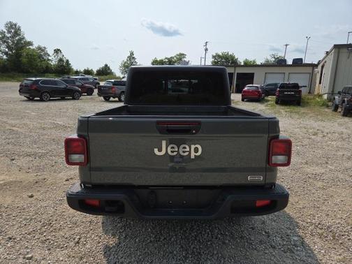 2023 Jeep Gladiator Overland