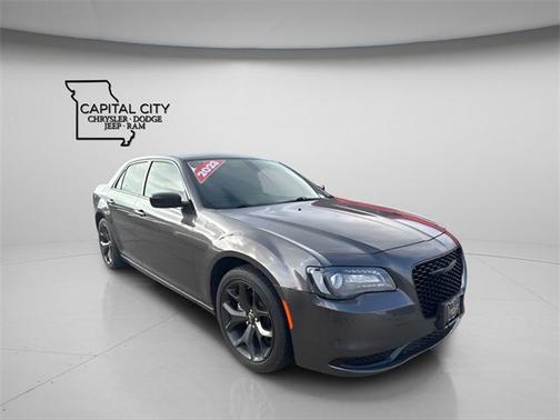 2023 Chrysler 300 Touring