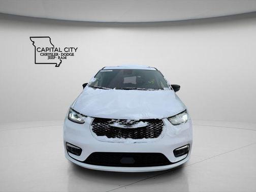 Bright White Clearcoat 2024 Chrysler Pacifica Touring L