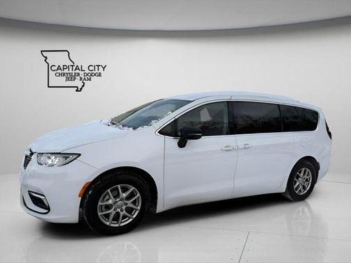 Bright White Clearcoat 2024 Chrysler Pacifica Touring L