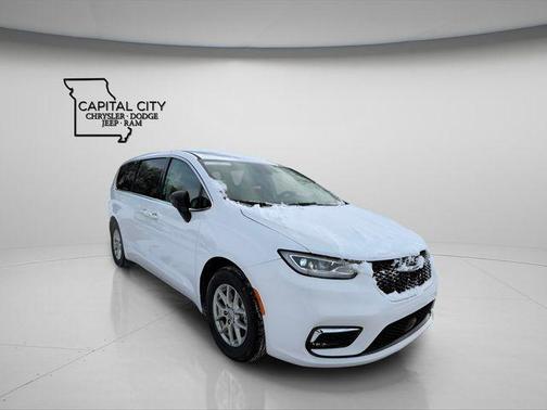 Bright White Clearcoat 2024 Chrysler Pacifica Touring L