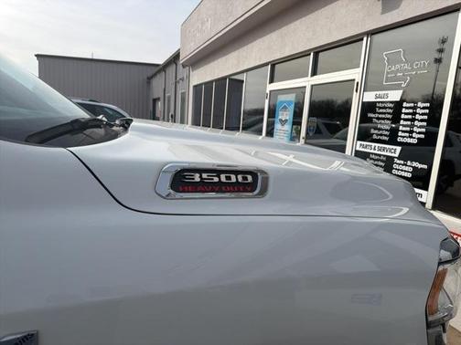 2024 RAM 3500 Tradesman Crew Cab 4x4 8' Box