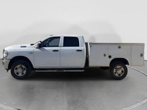 Bright White Clearcoat 2024 RAM 3500 Tradesman Crew Cab 4x4 8' Box