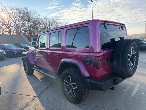 2024 Jeep Wrangler 4-Door Sahara 4x4