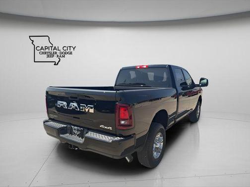 Diamond Black Crystal Pearlcoat 2026 RAM 2500 Big Horn