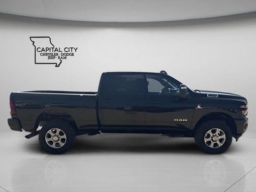 Diamond Black Crystal Pearlcoat 2026 RAM 2500 Big Horn