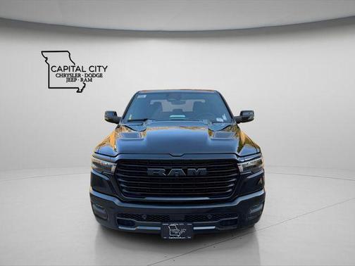 Diamond Black Crystal Pearlcoat 2026 RAM 1500 Laramie