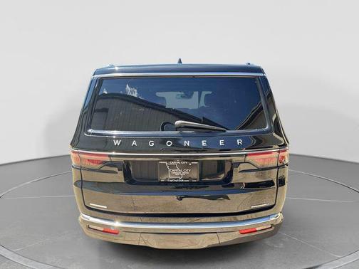 Diamond Black Crystal Pearlcoat 2022 Jeep Wagoneer Series III 4x4