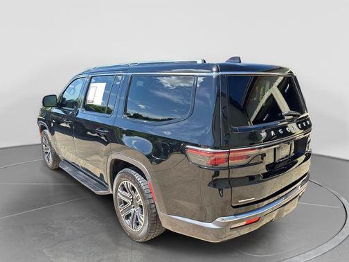 Diamond Black Crystal Pearlcoat 2022 Jeep Wagoneer Series III 4x4