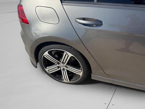 2016 Volkswagen Golf R 4-Door w/DCC & Navigation