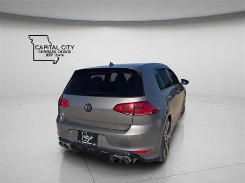 2016 Volkswagen Golf R 4-Door w/DCC & Navigation