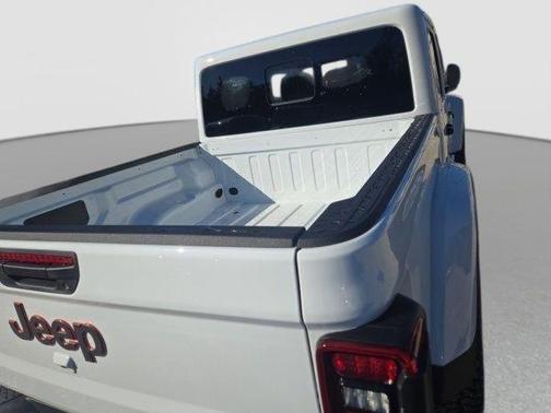 bright white clearcoat 2026 Jeep Gladiator Mojave 4x4