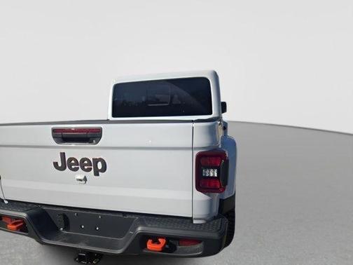 bright white clearcoat 2026 Jeep Gladiator Mojave 4x4