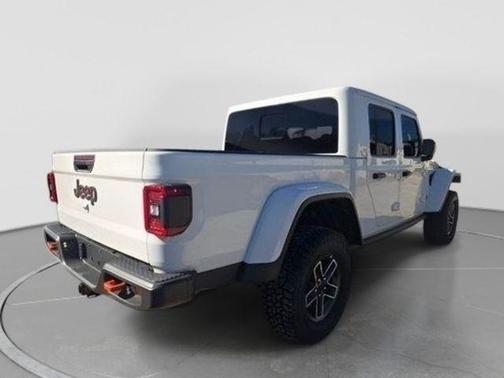 bright white clearcoat 2026 Jeep Gladiator Mojave 4x4