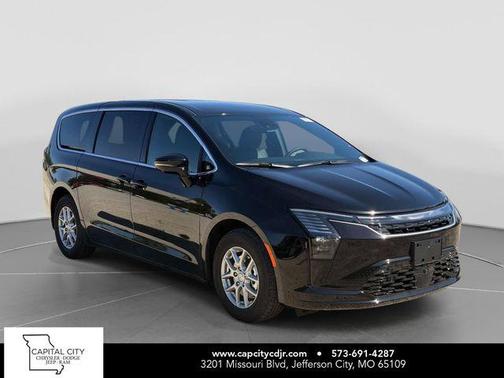 Diamond Black 2027 Chrysler Pacifica L