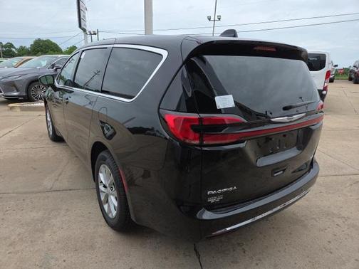 2025 Chrysler Pacifica L