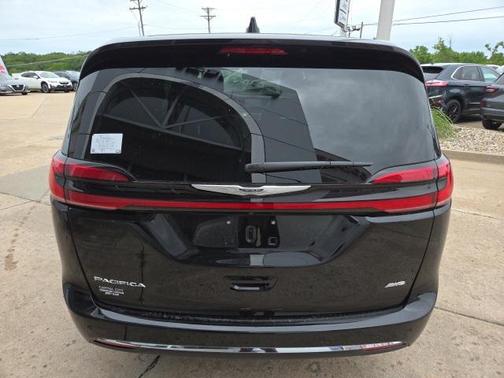 2025 Chrysler Pacifica L