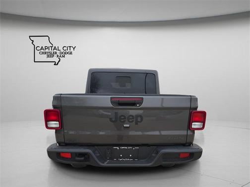 2026 Jeep Gladiator Sahara 4x4