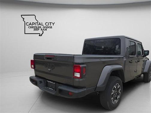 2026 Jeep Gladiator Sahara 4x4