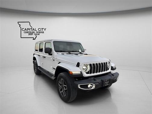 2026 Jeep Wrangler 4-Door Sahara 4x4
