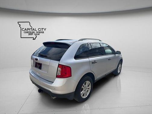 Ingot Silver Metallic 2013 Ford Edge SE