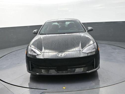 Onyx Black 2025 Hyundai IONIQ 6 SE