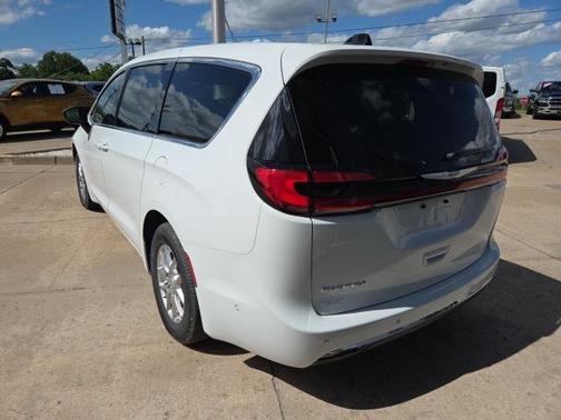 2025 Chrysler Pacifica L