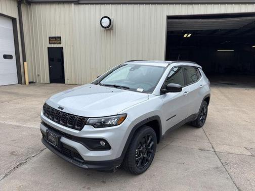 Silver Zynith Metallic Clearcoat 2026 Jeep Compass Latitude