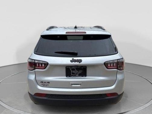 Silver Zynith Metallic Clearcoat 2026 Jeep Compass Latitude