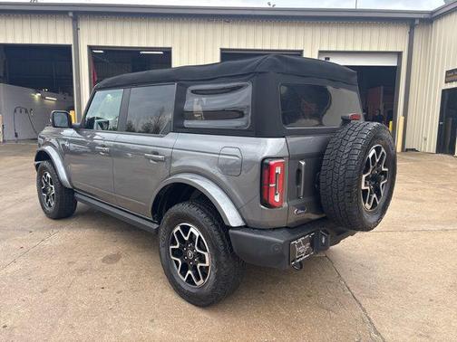 Carbonized Gray Metallic 2023 Ford Bronco Outer Banks