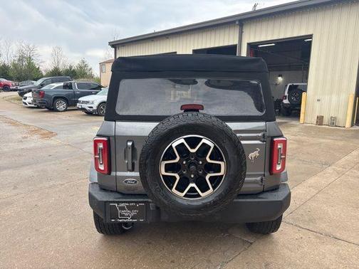 Carbonized Gray Metallic 2023 Ford Bronco Outer Banks