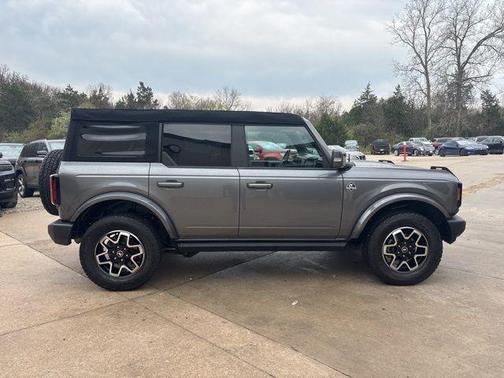 Carbonized Gray Metallic 2023 Ford Bronco Outer Banks