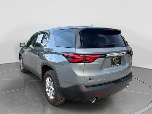 Sterling Gray Metallic 2023 Chevrolet Traverse LS
