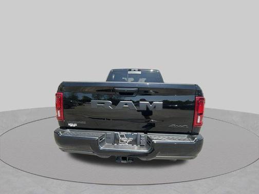 Diamond Black Crystal Pearlcoat 2026 RAM 2500 Big Horn Crew Cab 4x4 6'4' Box