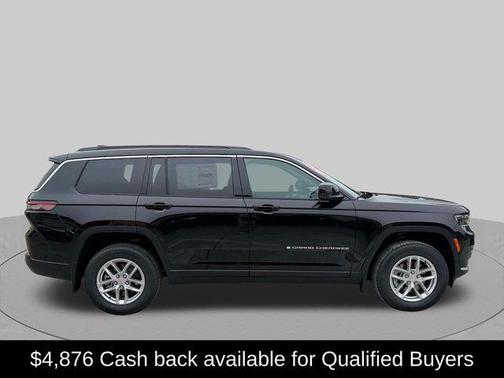 Diamond Black Crystal Pearlcoat 2026 Jeep Grand Cherokee L Laredo
