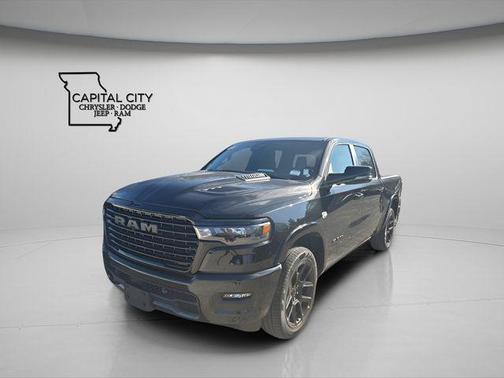 Diamond Black Crystal Pearlcoat 2026 RAM 1500 Laramie