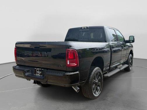 Diamond Black Crystal Pearlcoat 2026 RAM 2500 Laramie Crew Cab 4x4 6'4' Box